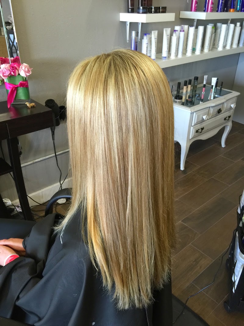 Salon Bella, beauty salon in North Bend, OR, photo 6 of 10